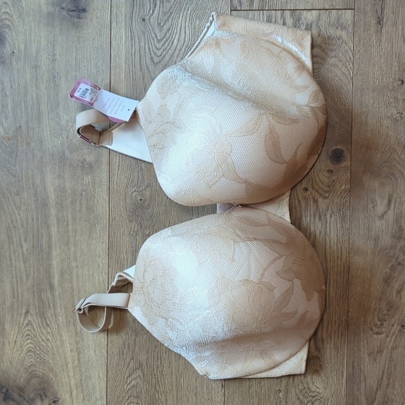 Cacique invisible backsmoother lightly lined full coverage bra 46DDD NWT